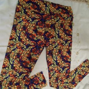 LuLaRoe Tall and Curvy Leggings